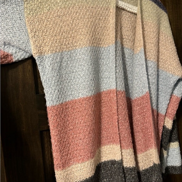 Hem & Thread Cardigan - Picture 2 of 4